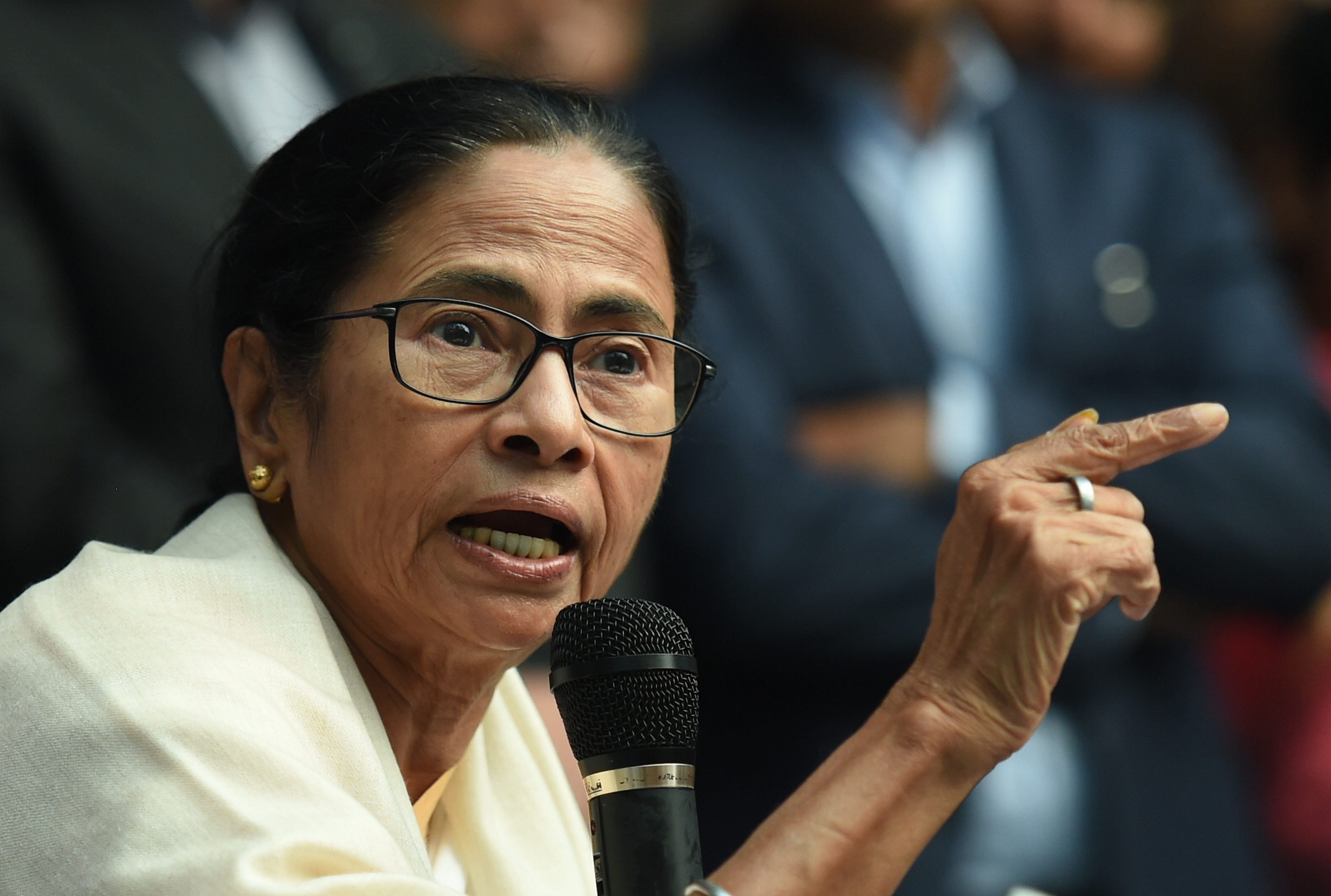 https://salarnews.in/public/uploads/images/newsimages/maannewsimage16062025_181225_Mamata Banerjee3.jpg